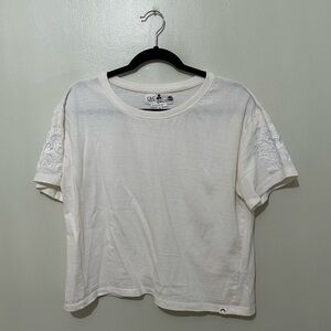 C&C CALIFORNIA | 100% Cotton Short Sleeve  Cropped Tee, Embroidery on sleeves